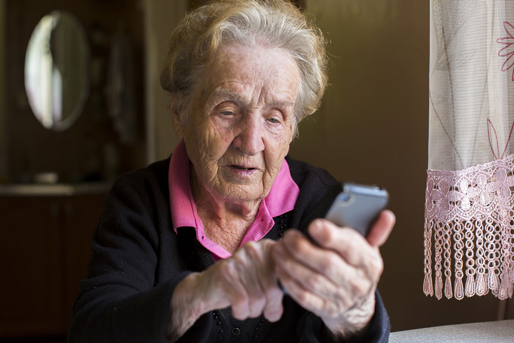 Health Benefits of Smartphones for Seniors