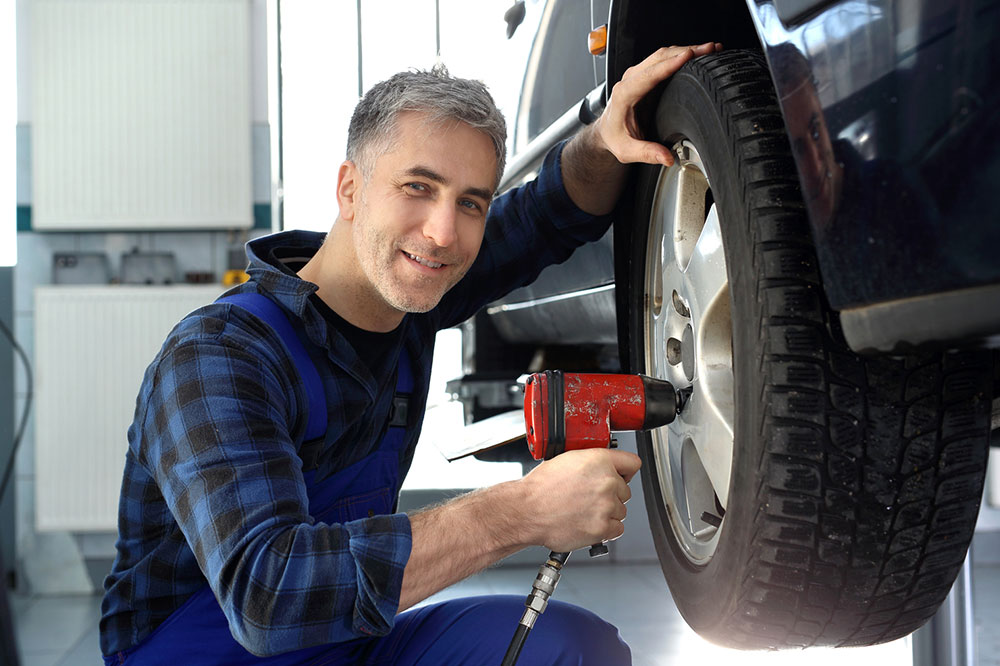 4 Tips to Choose the Best Tire Replacement